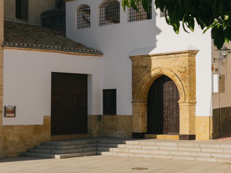 Arahal-Puerta de la Iglesia del Santo Cristo de la Misericordia