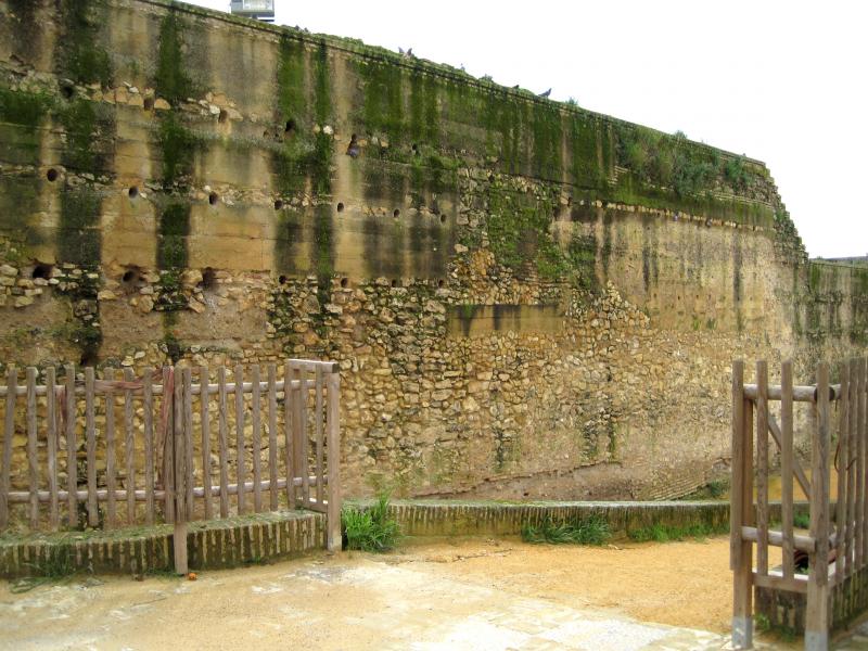 Utrera. Muralla del Castillo