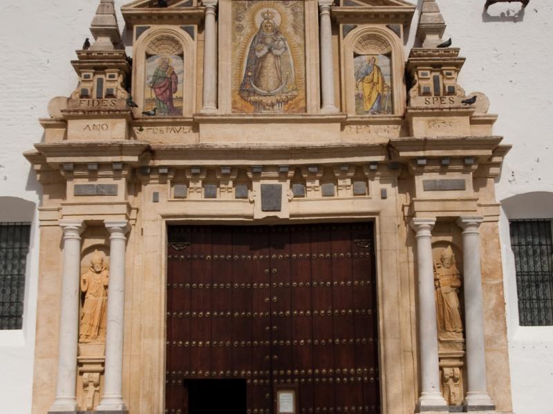 Utrera. Puerta del Santuario de Nuestra Señora de Consolación