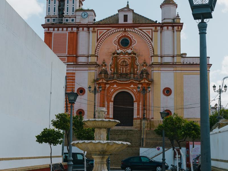 Las Cabezas de San Juan-Fachada principal de la Iglesia de San Juan Bautista