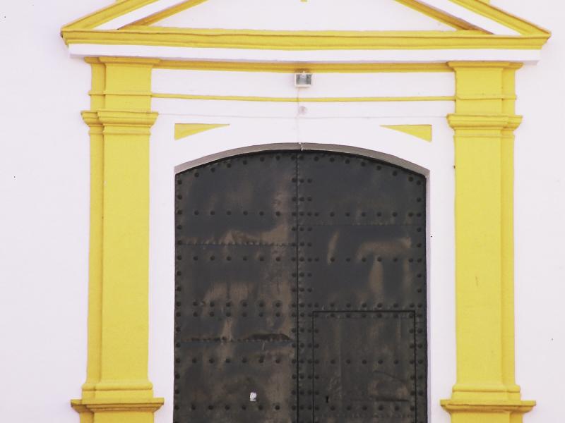 Villamanrique de la Condesa. Puerta de la Iglesia de Santa María Magdalena