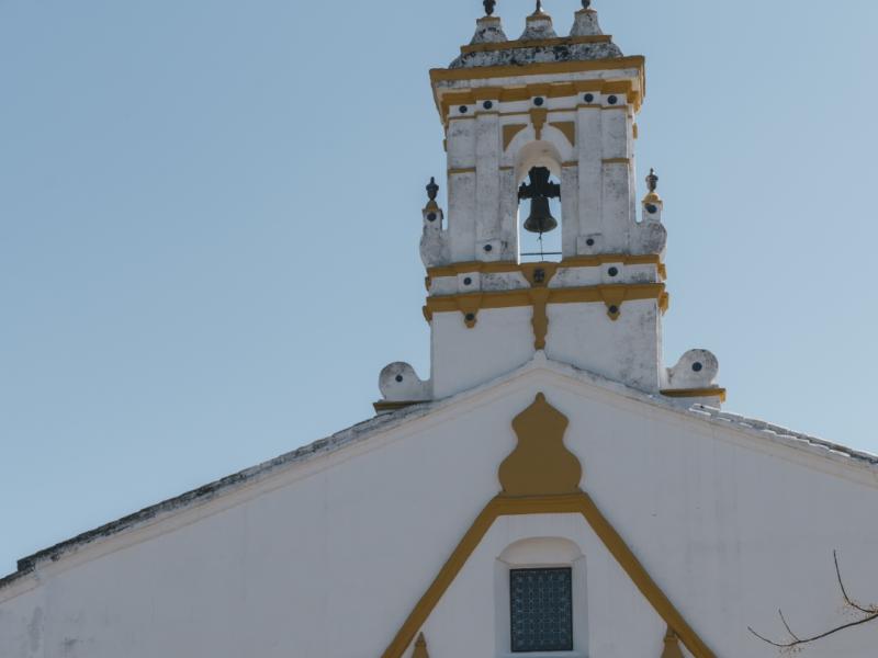 El Pedroso. Espadaña de la Ermita de la Virgen del Espino