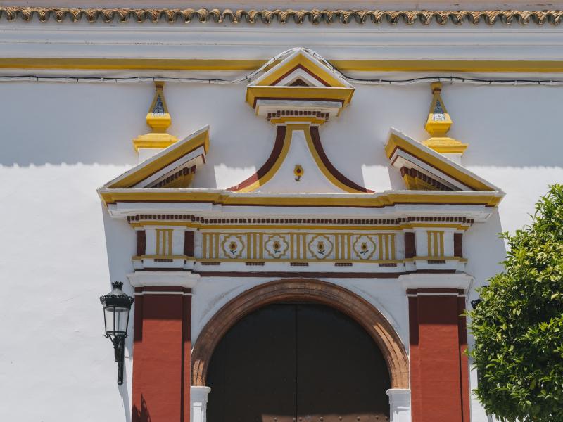 Guillena. Puerta de la Iglesia Ntra Sra de la Granada