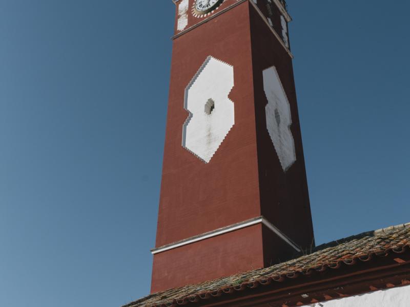 Almadén de la Plata. Torre del reloj