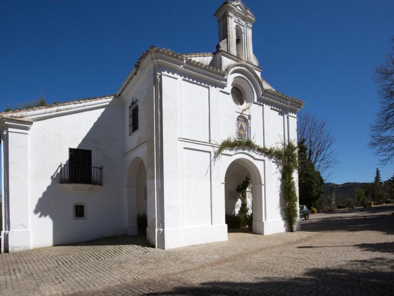 Imagen del edificio completo de la Ermita Nuestra Señora del Monte