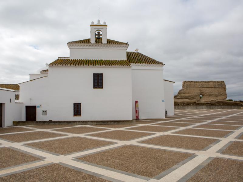 Ruinas y Ermita del Castillo
