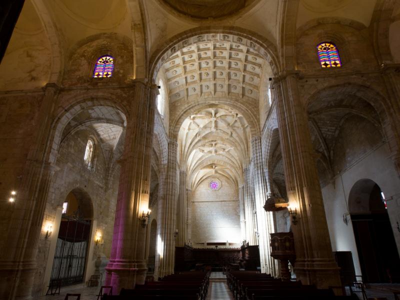 Morón de la Frontera. Vista panorámica del interior de la Iglesia San Miguel Arcángel