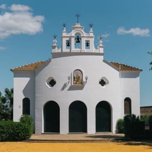 Cantillana. Fachada de la Ermita de la Divina Pastora