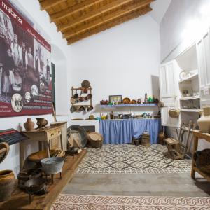 Casa de la Sierra /Museo Etnológico Municipal y Oficina de Turismo